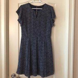 (Bundle 3 for $15) EUC Flutter Sleeve Dress